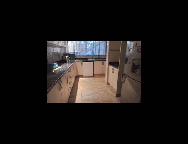 3 BEDROOM TOWNHOUSE FOR SALE IN THERESAPARK